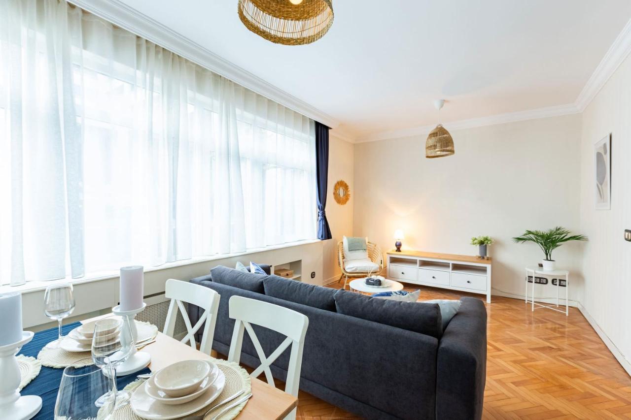 Flat With Excellent Location In Tesvikiye, Sisli Apartman Isztambul Kültér fotó