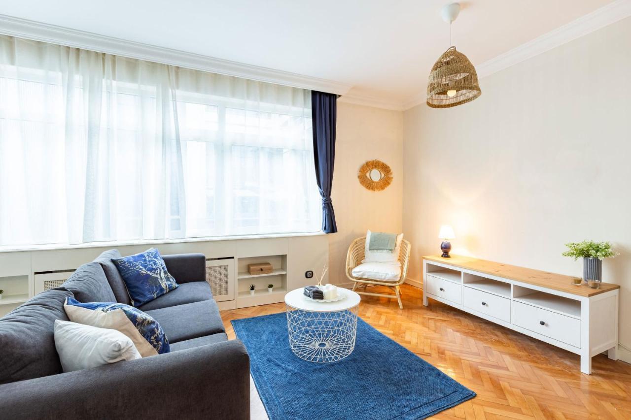 Flat With Excellent Location In Tesvikiye, Sisli Apartman Isztambul Kültér fotó