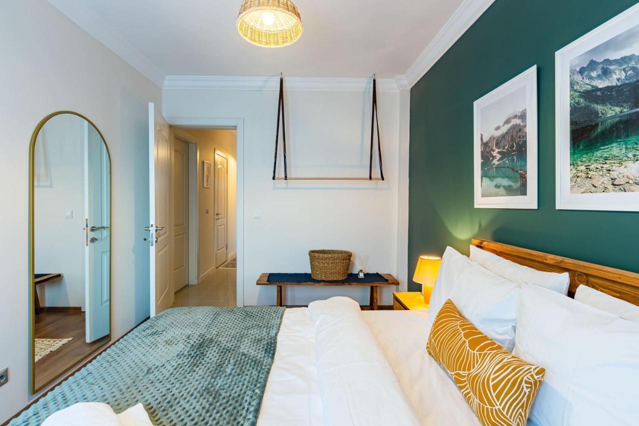 Flat With Excellent Location In Tesvikiye, Sisli Apartman Isztambul Kültér fotó